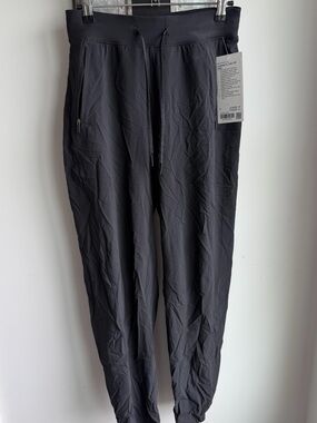 NWT Lululemon License to Train Joggers Size 6